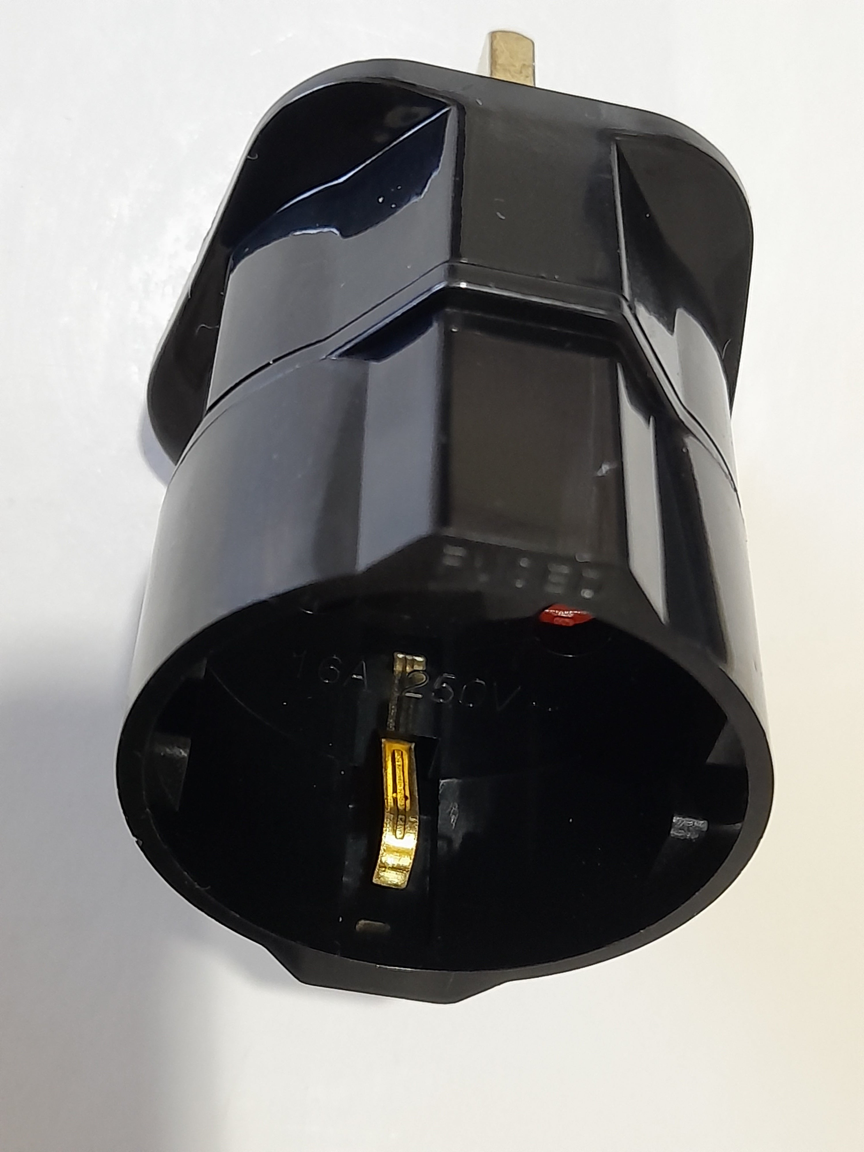 EU Euro 2 Pin To UK 3 Pin Plug AC Universal Adapter Travel Converter Europ*+*